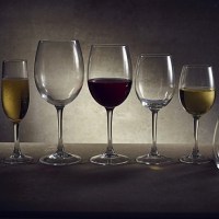 Vicrila Victoria Wine Glasses with wine